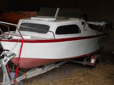 bateau esturgeon 4m30 + remorque cassante